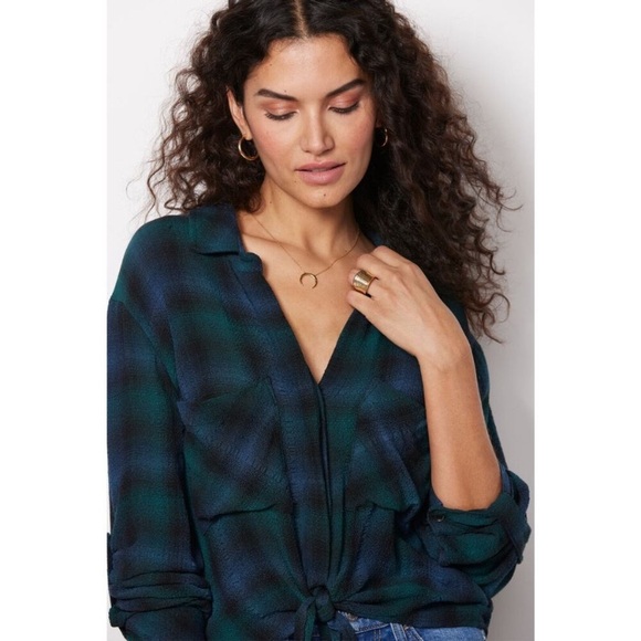 cloth & stone Tops - Cloth & Stone Sapphire Plaid Tie Front Button Down Shirt
